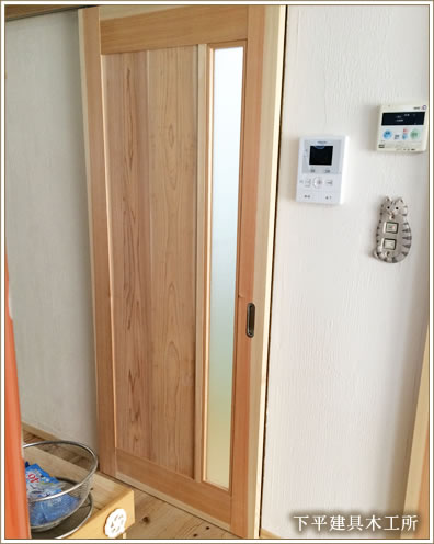 B様邸の洗面室引込み戸を作製しました。